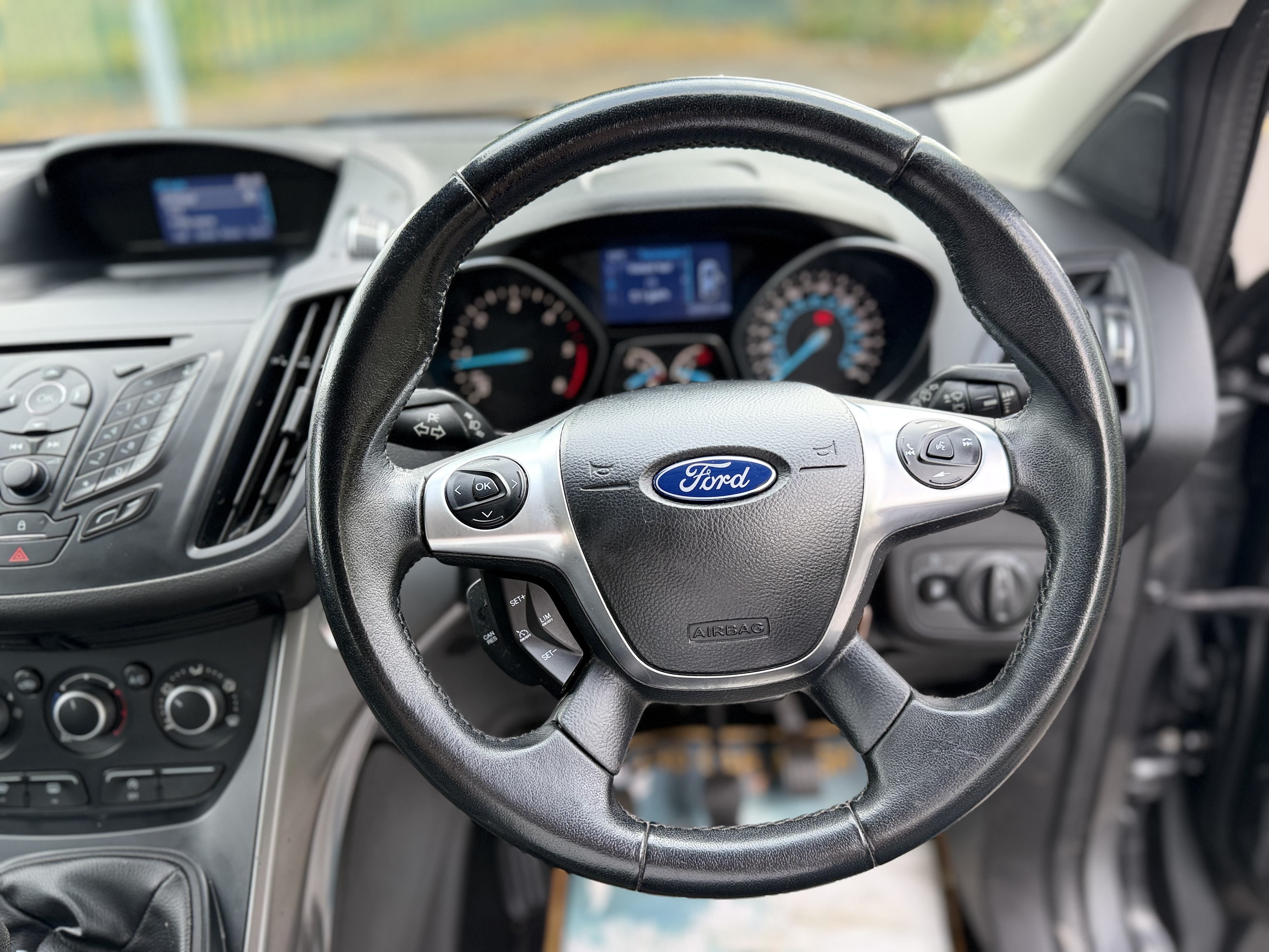 FORD KUGA